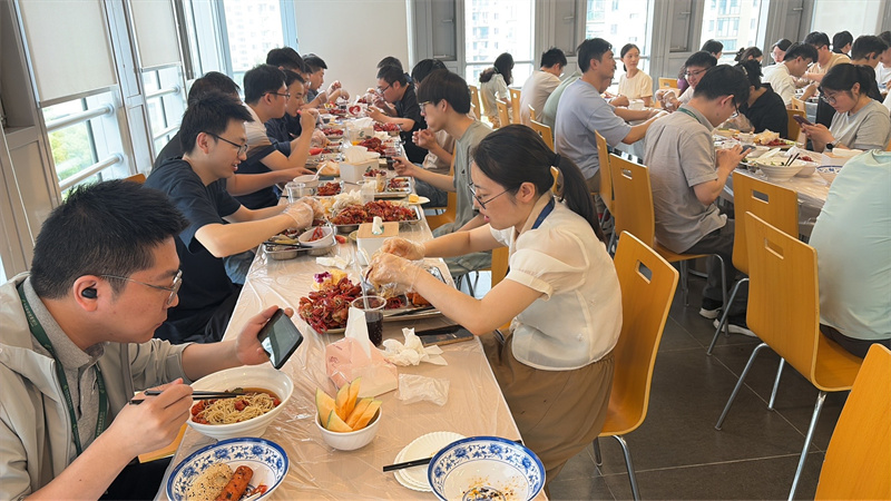 现场品鲜图.jpg