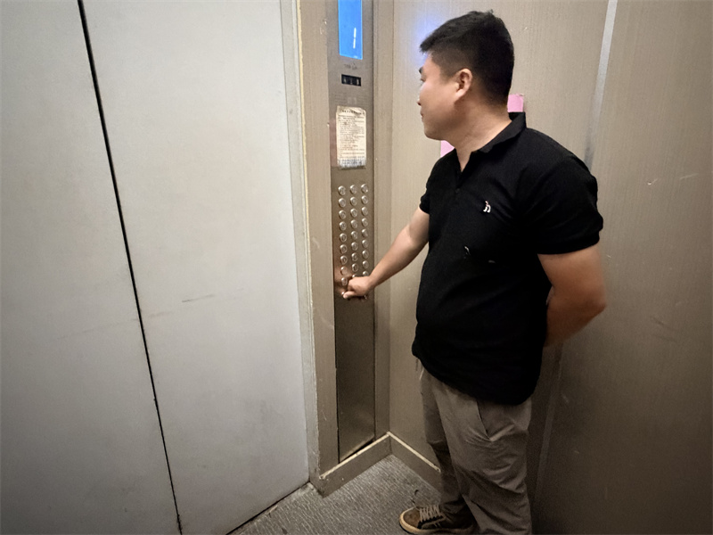 被困人员紧急呼叫值班室.jpg