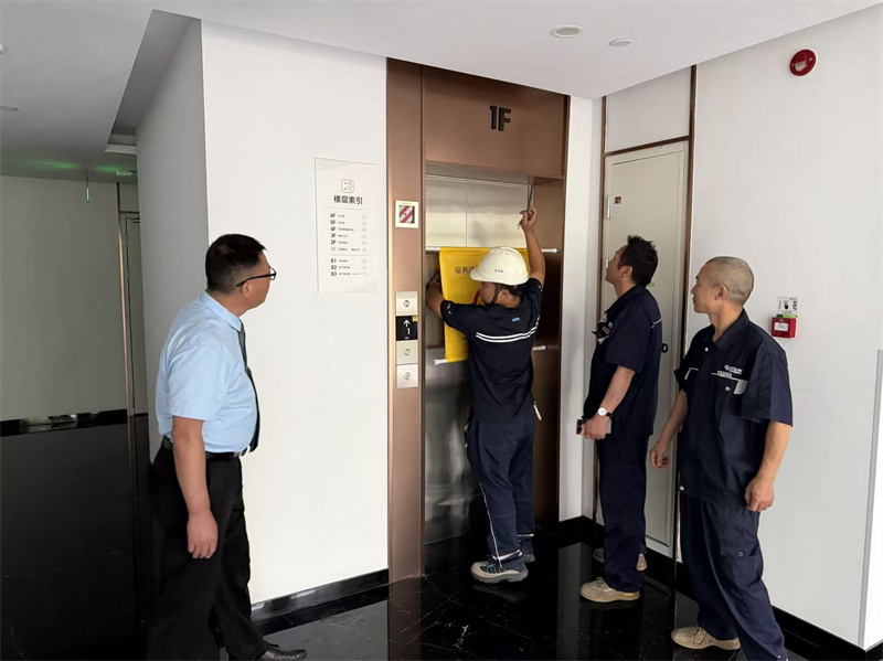苏州市城乡建设档案馆电梯困人演练1.jpg