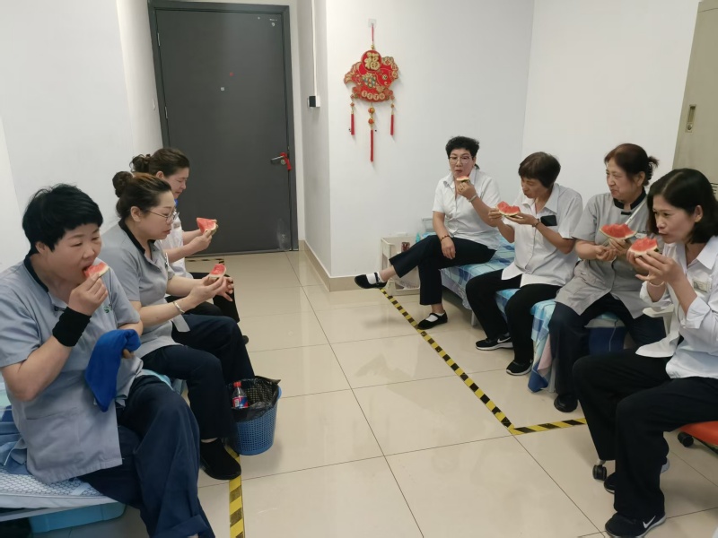 天津大学北洋园校区项目-夏日清凉慰问关怀活动.jpg