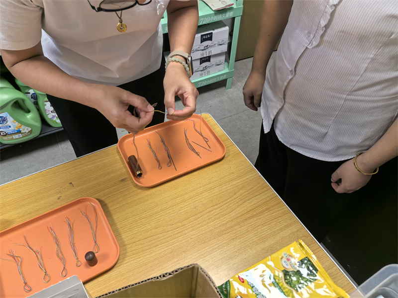行员参加七孔针民俗活动体验 (4).jpg