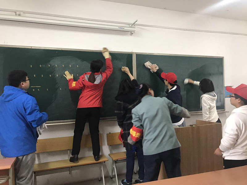 打扫自习室.JPG