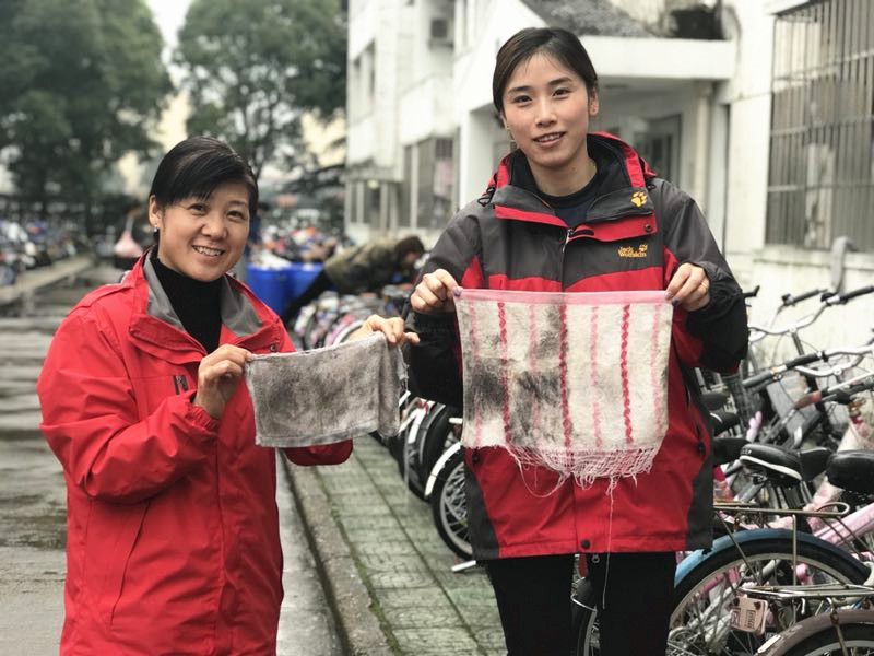 为学生擦自行车3.JPG