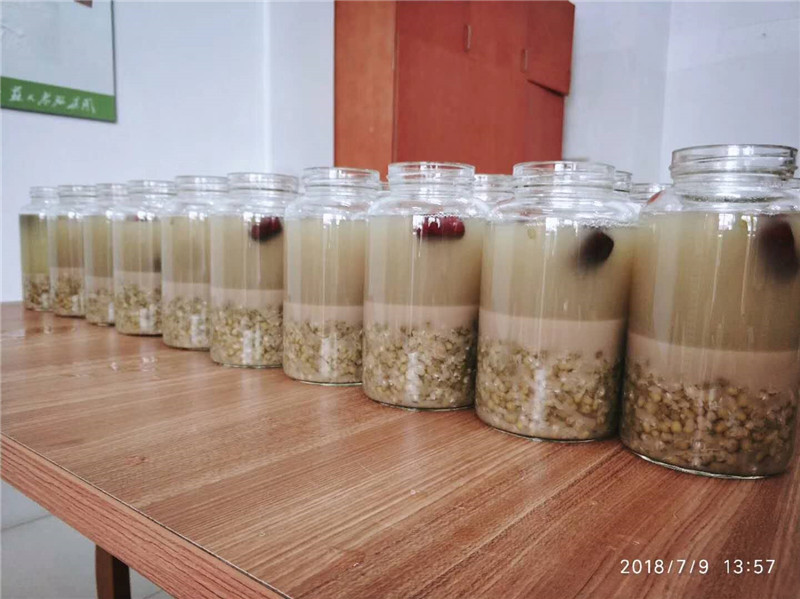 煮好装瓶的绿豆汤.jpg