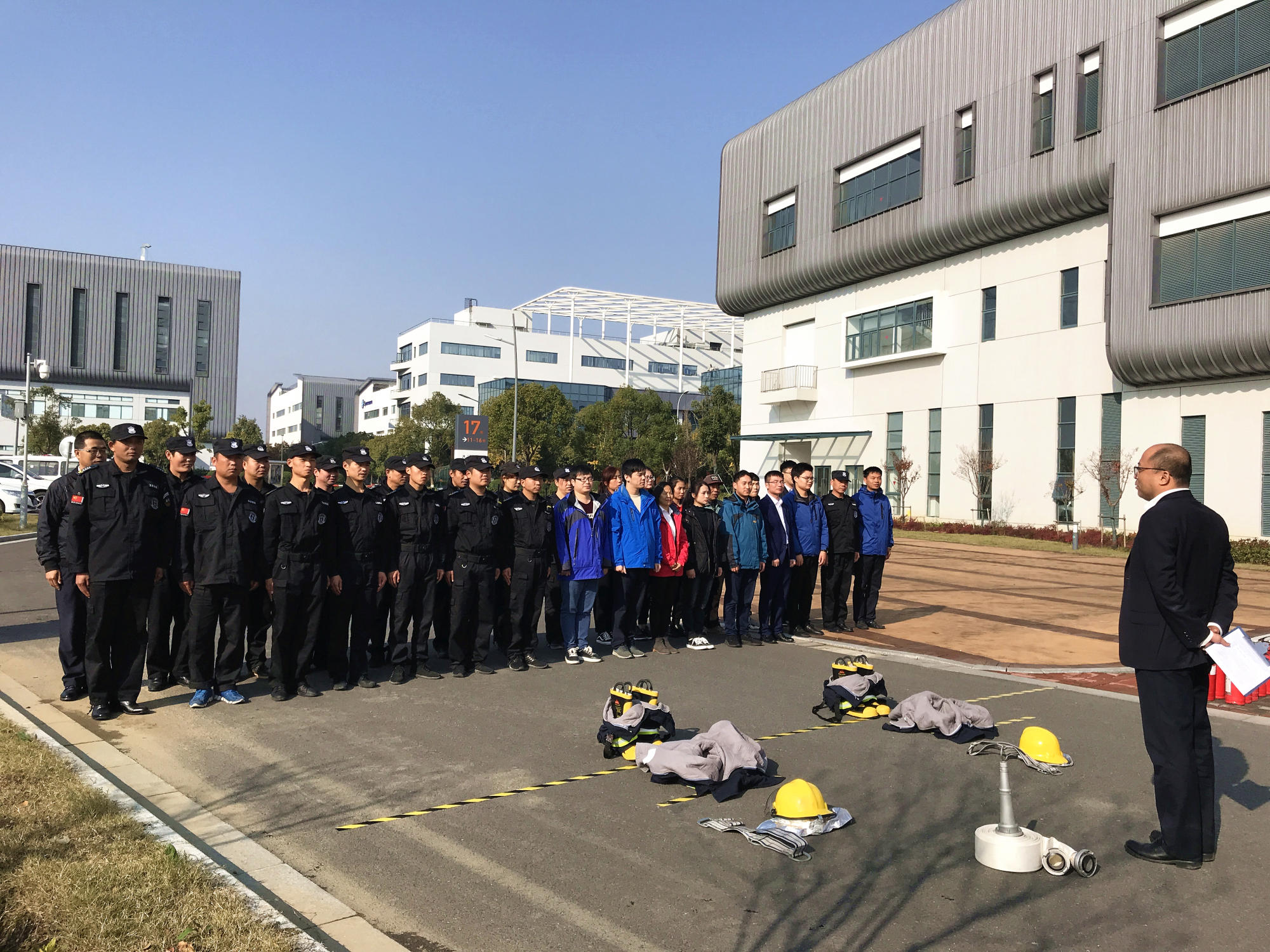 园三分部张永康进行赛前致辞.jpg