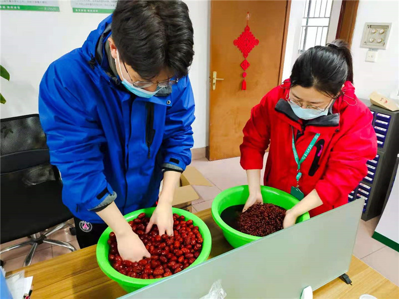 八宝粥食材清洗.jpg
