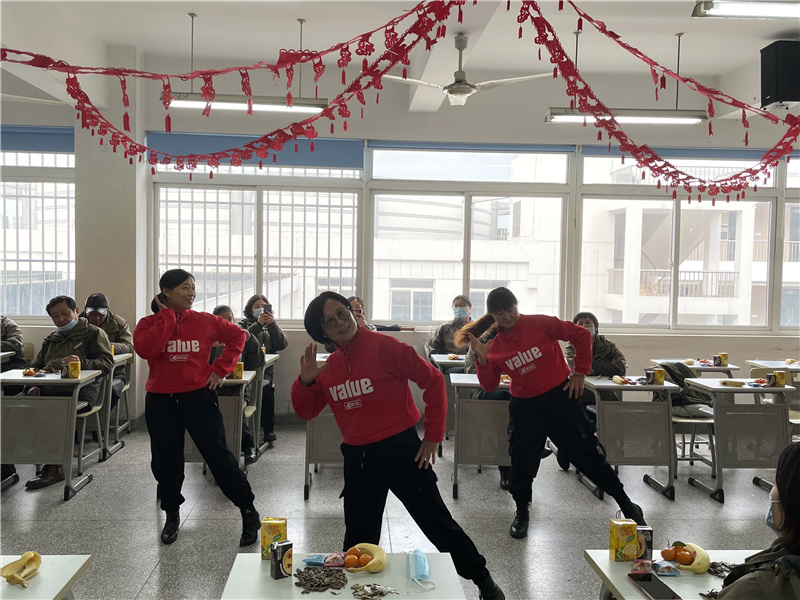 宿舍值班员才艺表演.jpg