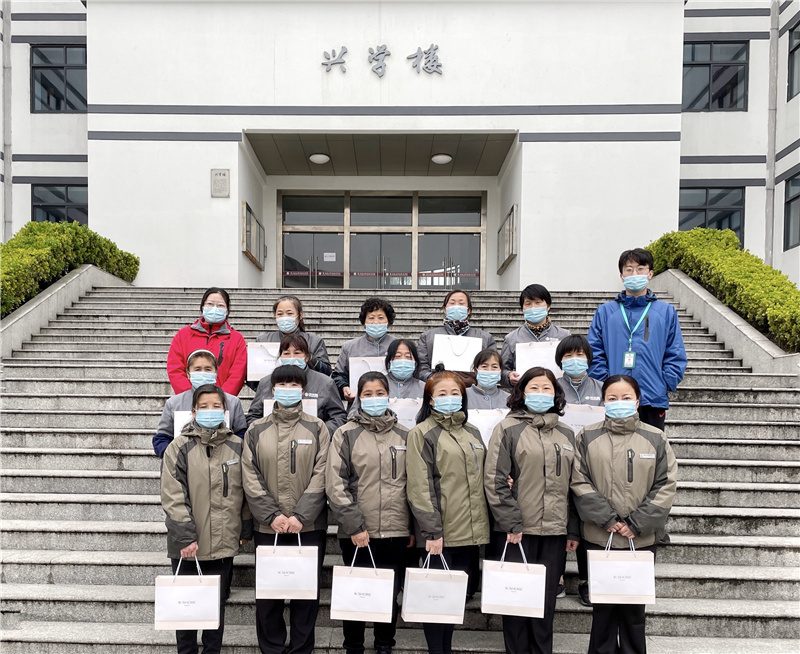 合影1.jpg