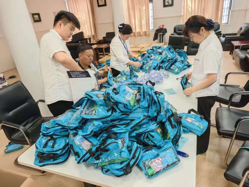 准备礼品.jpg