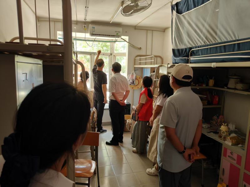 校长亲临关注.jpg