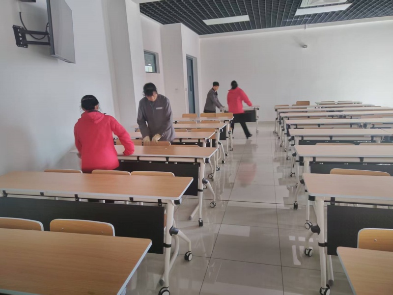 1772498275405439.jpg 整理教室.jpg