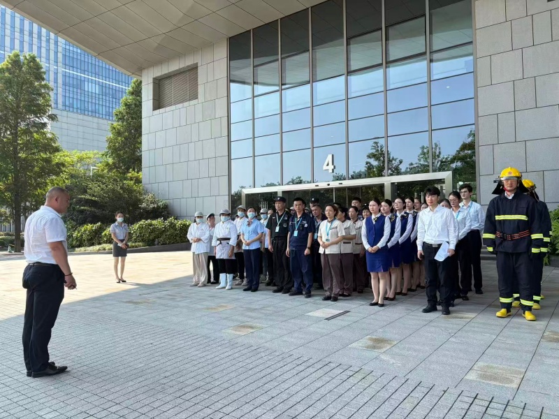 1785983366923346.jpg 西区消防疏散演练 (14).jpg